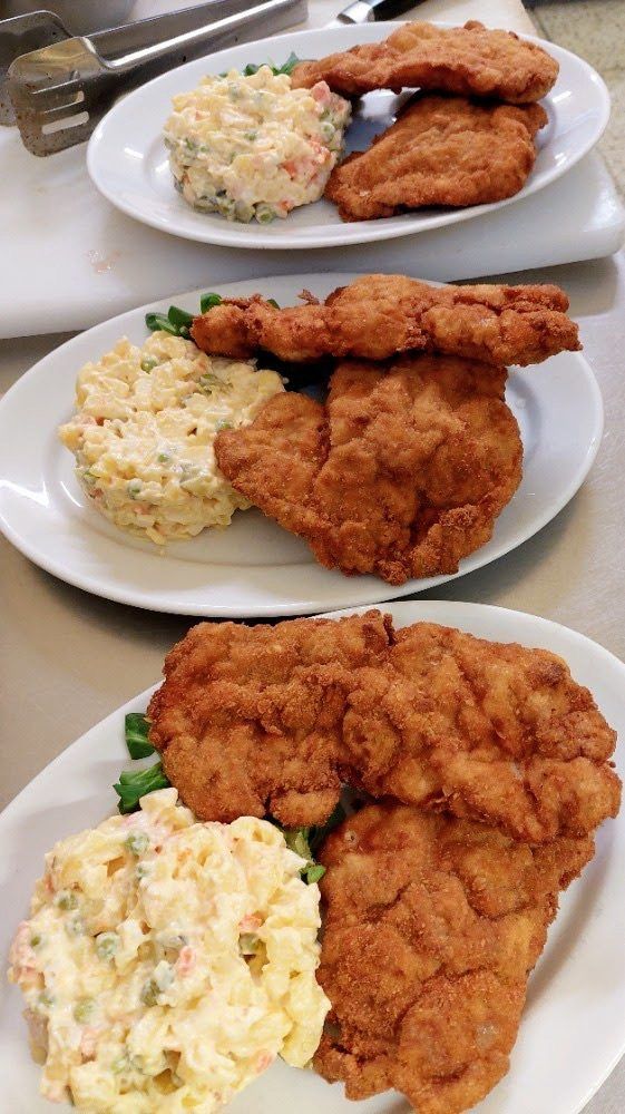 Řízky s bramborovým salátem
